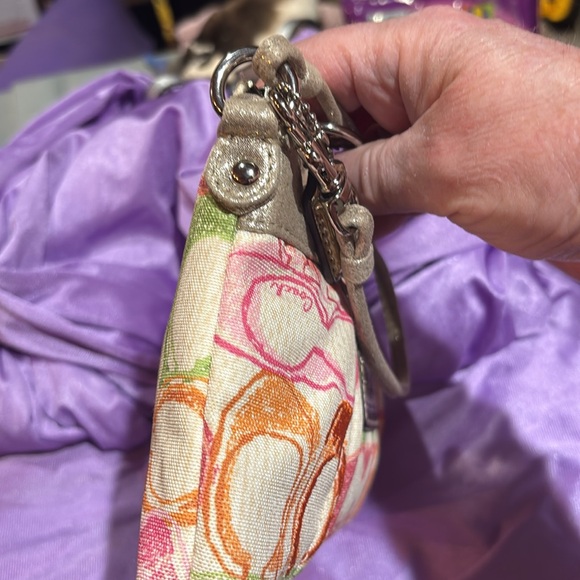 Coach Poppy Wristlet - Picture 5 of 15